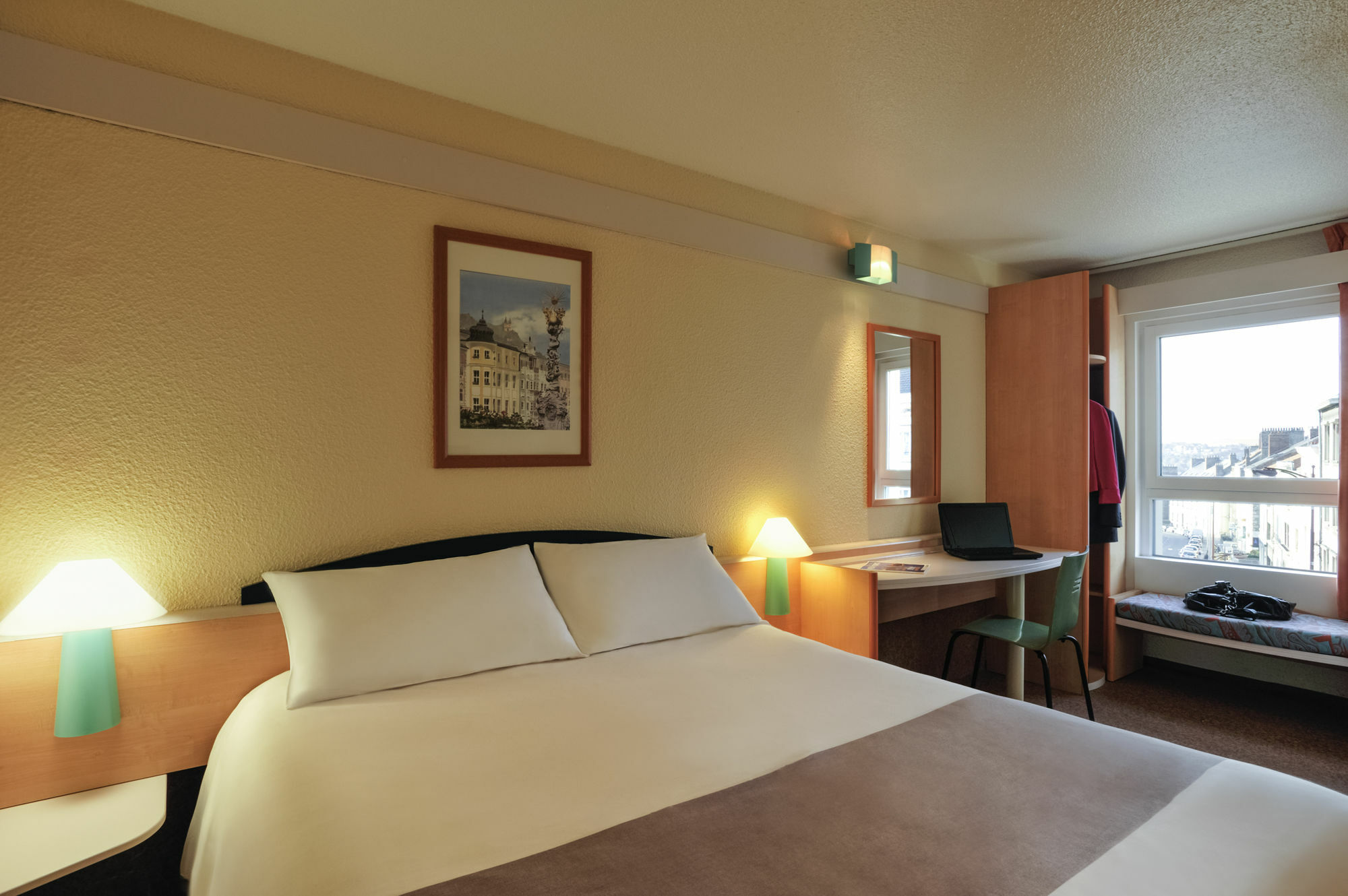 Ibis Styles Boulogne Sur Mer Centre Cathedrale Exterior photo